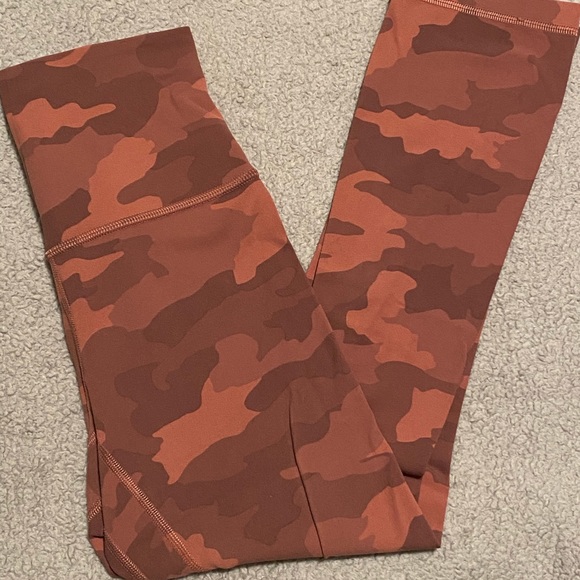 Align HR Crop 21” - Picture 1 of 3